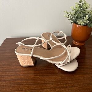 9.5W Torrid Cream White Strappy Sandal 2.5” Block Heel